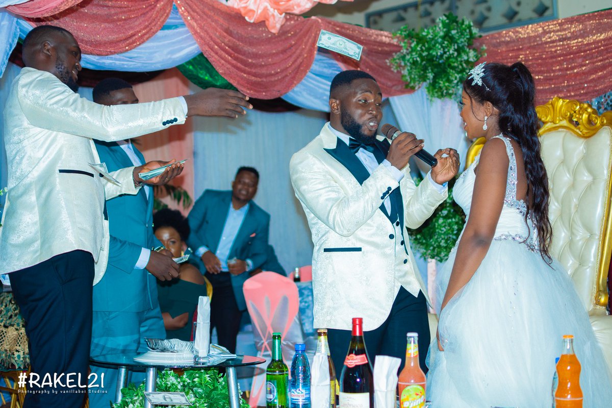 KuyuhK's tweet photo. Let me sing for you my wife. https://t.co/jMRj7XX1oh