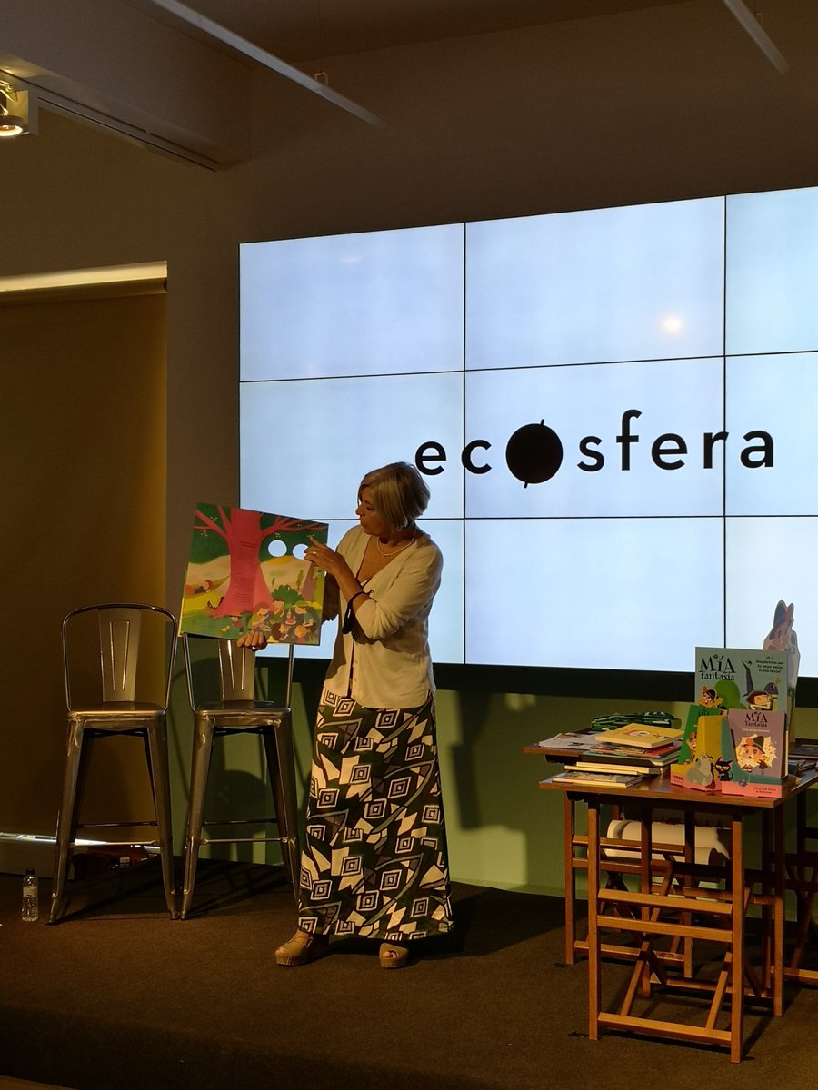 EditorialCasals's tweet photo. Presentación de novedades de #combeleditorial y #editorialbambu . Lecturas y diversión en serie con #miafantasia #agusandmonsters #bitmaxandco y otros 📚libros
@elisendastone @patriciageis https://t.co/zOWRvnNDon