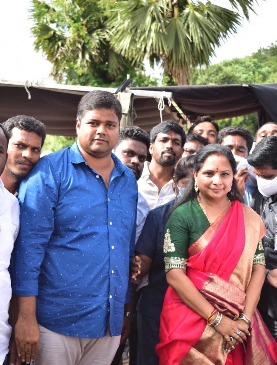 DamodarPasham's tweet photo. @RaoKavitha 
Thankyou for your precious time 
To be spent with us at @Ramoji_FilmCity 
Regarding #Bathukama celebrations 
In presence of 
Ibrahimpatnam constitution councillors 
@ManchireddyTRS 
@ManchireddyB https://t.co/n22WqSkSBu