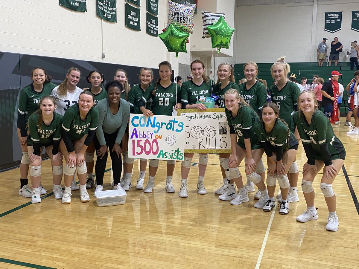 heath_maureen's tweet photo. West Burlington Volleyball milestones!!! Sophia Armstrong reaches 500 kills and setter Abbey Bence reaches 1500 assists!! 💚🖤🙌💪⁦@IGHSAU⁩ https://t.co/XNIgebTw1B