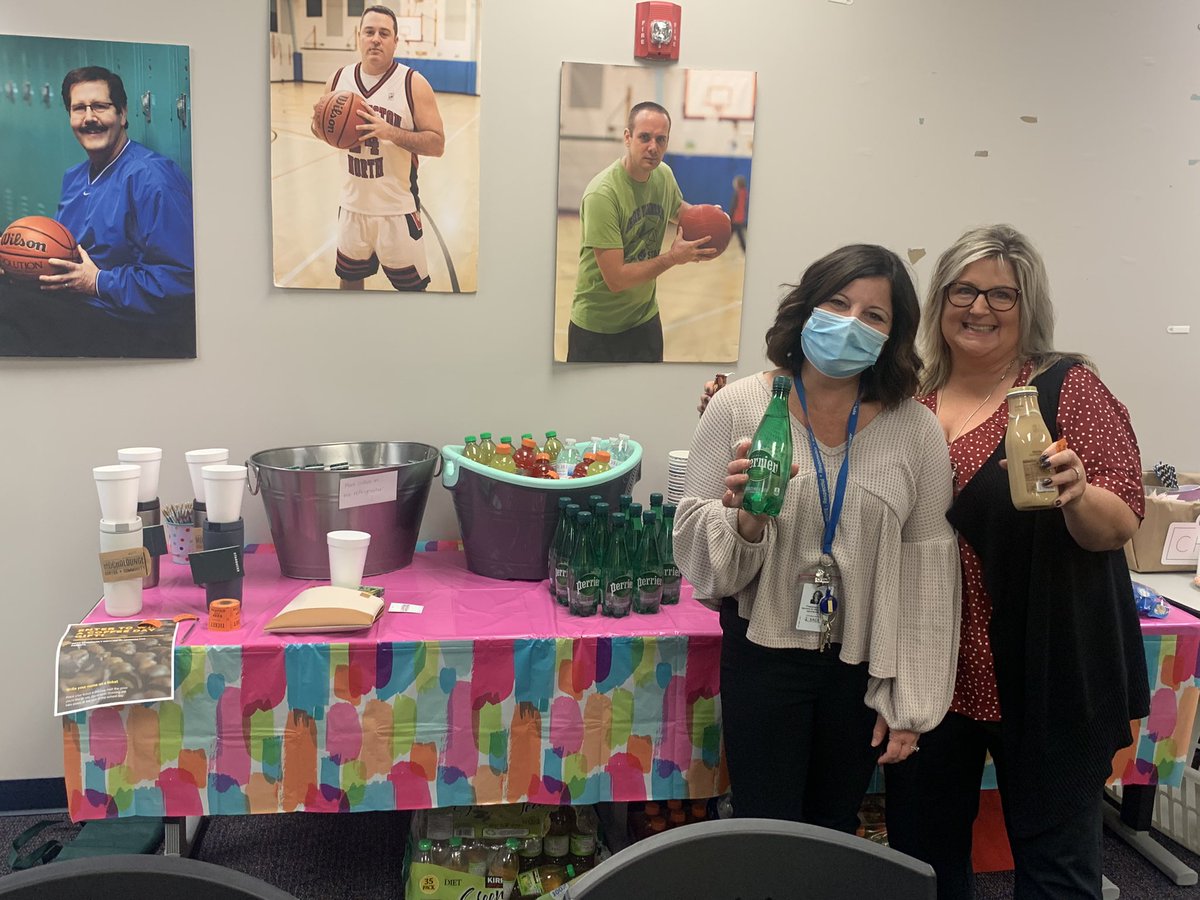 Thank you to the #AboitePTC for the coffee and treats to celebrate #NationalCoffeeDay ☕️💙<a href="/AESPanthers/">Aboite Elementary</a>