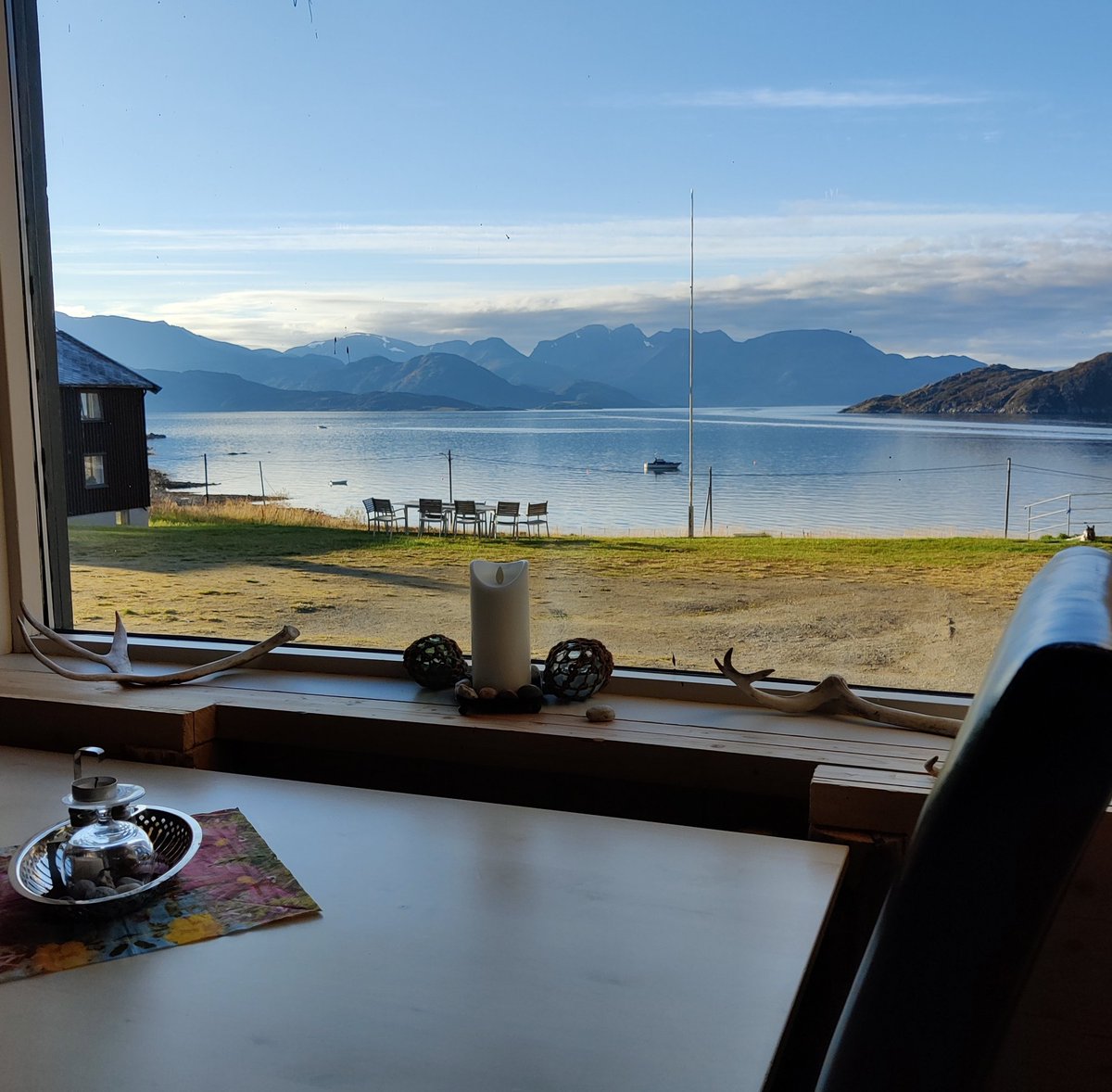 SannaParttimaa's tweet photo. Pakko myöntää, että on ihan mukava olla vaihteeksi #työmatka'lla. 🇳🇴 https://t.co/uk5ongOlEg