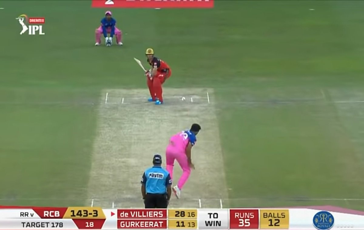 Kaushik_Tw's tweet photo. போன வருஷம், மறக்க முடியாத சம்பவம் !! 🔥🔥

Alien De Villiers 👽 
#RCBvsRR #RCB https://t.co/FxUL53Upf9