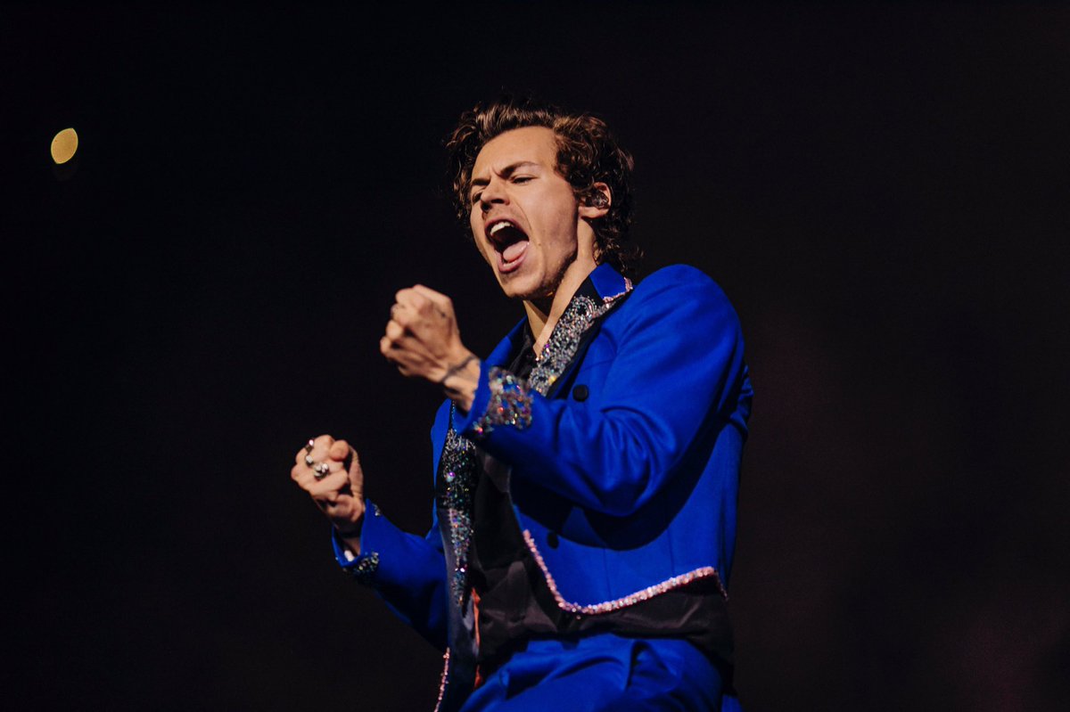 peaceringbot's tweet image. Nashville 2018 Harry Styles Live on tour.