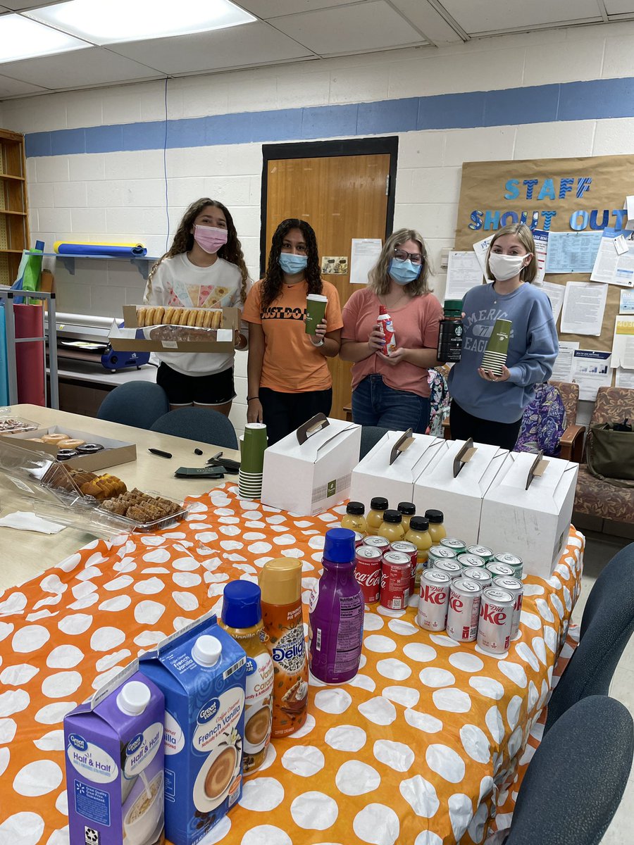 OrangeNationSC's tweet photo. The SCHS Student Council wanted to provide the staff with some #deviousSIPS this morning as a way to brighten up our midweek! #delightfulSIPS #BlackEaglesSoar #catchthespirit https://t.co/dIgIfQLG8l