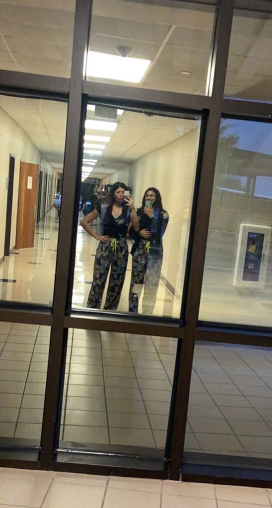 SitkaBrighton's tweet photo. @VictoriaISD #VWHS #BOB21 https://t.co/Rljv5jav57