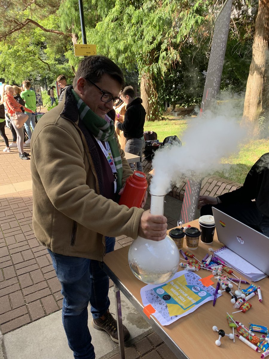 McSweeneyProf's tweet photo. Clubs &amp; Socs recruiting in @UCC today. Great to meet the inimitable Dr Dave Otway of @uccchemistry in person for the first time in ages recruiting for @uccchemsoc while having some more fun with liquid N2! @silyld https://t.co/lw7mJ813SI