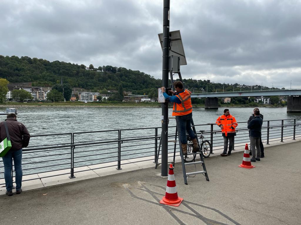 cycle_data's tweet photo. De eerste Signums in Duitsland zijn een feit! De Gemeente Koblenz wil ook meer inzicht in het gebruik van hun fietspaden!
#signums #fietstellers #duitsland #koblenz #cycledata https://t.co/1Cbd81FqYp