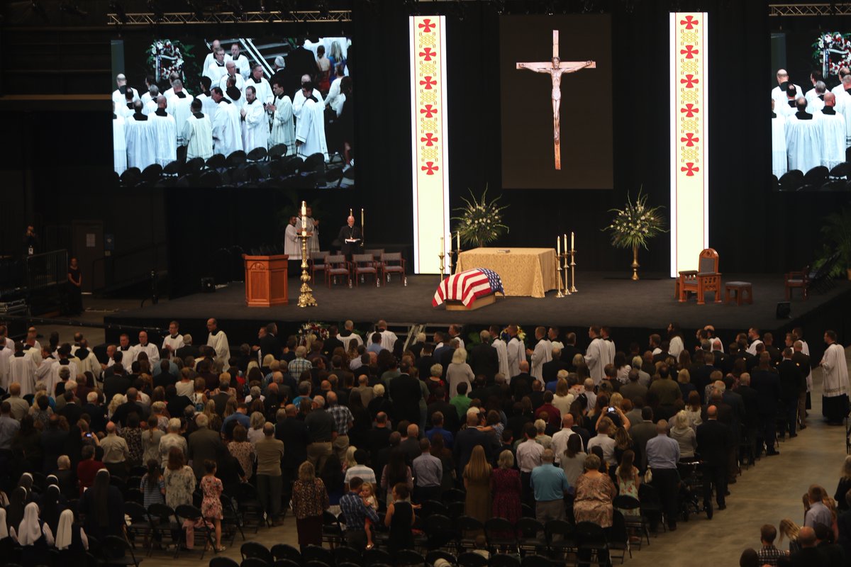 1st Cavalry Division (@1stcavalrydiv) on Twitter photo Chaplain (CPT) Emil J. Kapaun’s remains lay at Hartman Arena as thousands of people pay respects to their local hero Sep. 28.
#ForGodandCountry
#MedalofHonor
#FatherKapaun
@iii_corps <a href="/USArmy/">U.S. Army</a> <a href="/FORSCOM/">FORSCOM 🇺🇸</a> <a href="/ArmyChaplains/">Army Chaplain Corps</a> <a href="/3rd8cav/">3-8 CAV (Warhorse)</a> Chaplain (CPT) Emil J. Kapaun’s remains lay at Hartman Arena as thousands of people pay respects to their local hero Sep. 28.
#ForGodandCountry
#MedalofHonor
#FatherKapaun
@iii_corps <a href="/USArmy/">U.S. Army</a> <a href="/FORSCOM/">FORSCOM 🇺🇸</a> <a href="/ArmyChaplains/">Army Chaplain Corps</a> <a href="/3rd8cav/">3-8 CAV (Warhorse)</a>