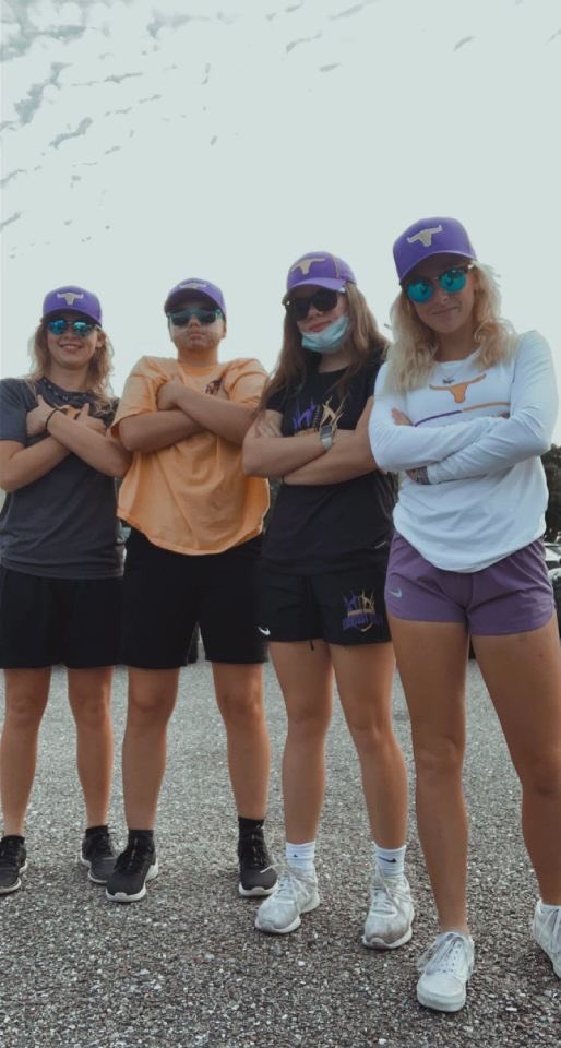 KatiePaskert's tweet photo. dressing up as your coach for character day >> @LonghornsFlagFB @CoachCombs66 @EmmaBalacco @grayce_bird_21 @KaitlynSigmundi https://t.co/XlZJNwejIb