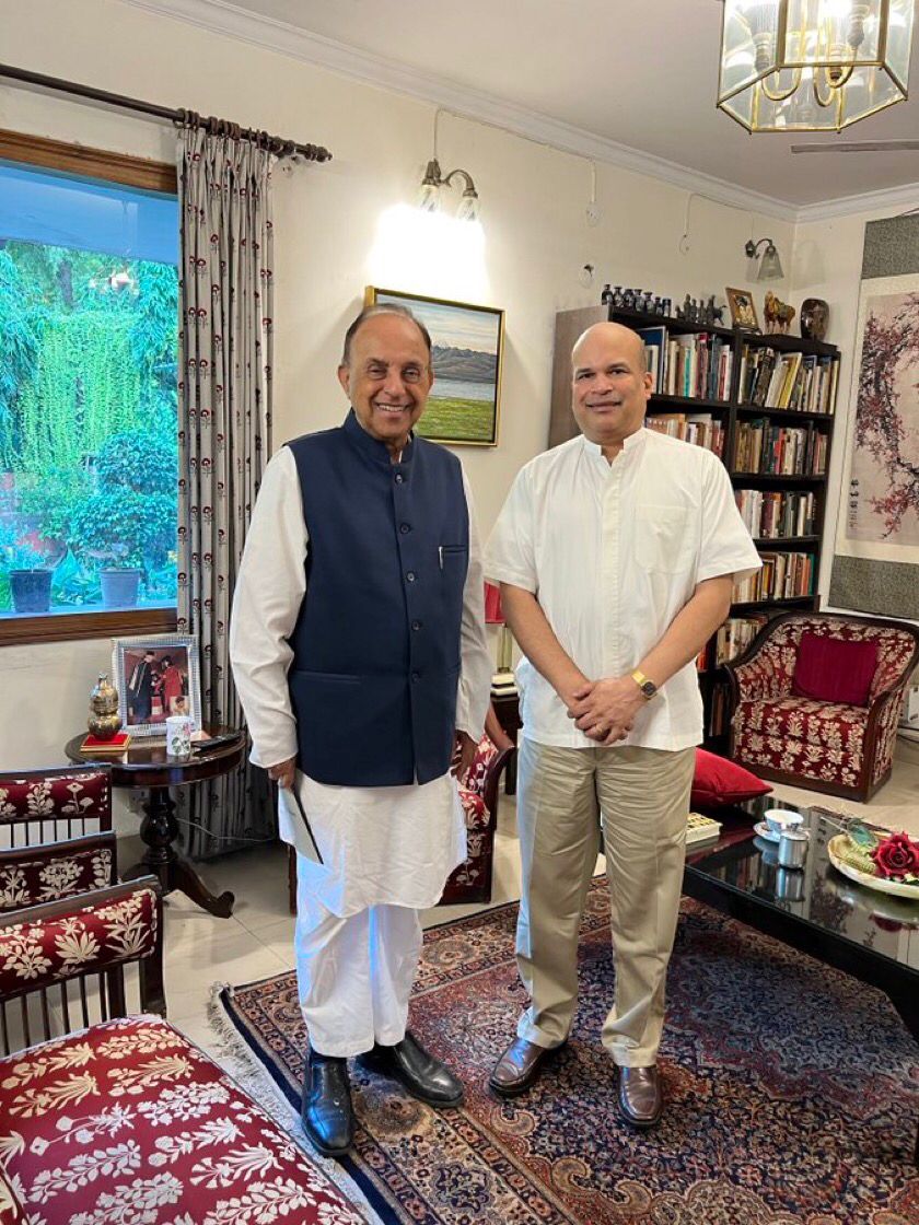 AmbujShrivast16's tweet photo. His Excellency Sri Lanka’s #High_Commissioner called on #Guruvar Dr Subramanian @Swamy39 today at his residence. They had a robust friendly discussion. #Guruvar Dr @Swamy39 hopes soon to visit Sri Lanka and meet his dear friends the #Rajapaksha & family. https://t.co/KmZj2KNk67