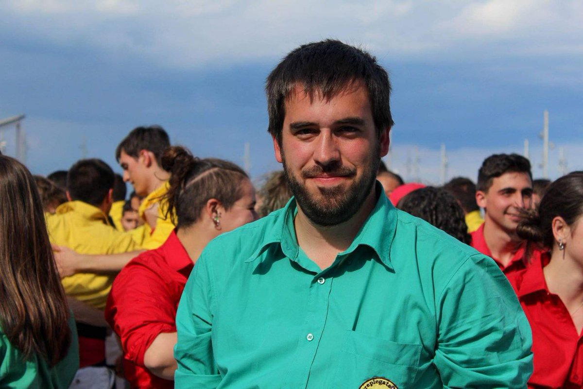 arreplegats's tweet photo. Lamentem la pèrdua del nostre company Arnau Arbós. Tots els ànims a la família i amics. 💚

Descansa en pau, Arnau!

#castellers #castelleres https://t.co/an85hmjxhS