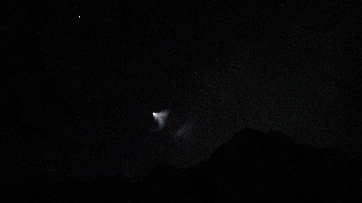 Is it a bird, is it a plane? No its a rocket! Two days ago, while out searching for aurora, Cruise Conservationists on board @HurtigrutenEXP #MsMaud were amazed to see what seemed to be a UFO light up the night sky. We believe it to be the LandSat 9 launched from !