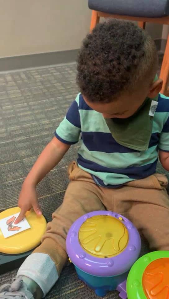 EasterSealsBham's tweet photo. We love watching our kids feel empowered and motivated learning to communicate their wants and needs in speech-language therapy!

#eastersealsbham #creatingsolutions https://t.co/mzczlW8Q5F