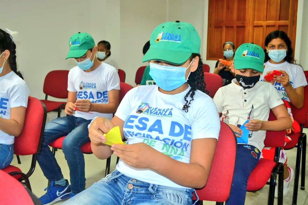 UniCaribe_'s tweet photo. La Escuela de Liderazgo #LIDERMAG de la IES @infotephvg, se desarrolló el taller denominado "El rol de la niñez en la construcción de paz". 👨🏻🤝👨🏽👨👦 https://t.co/DY4LTUyV1h
.
#InfotepCiénaga
#EducaciónSuperiorDeCalidadAlServicioDeLaGente https://t.co/XuBuStmRzi