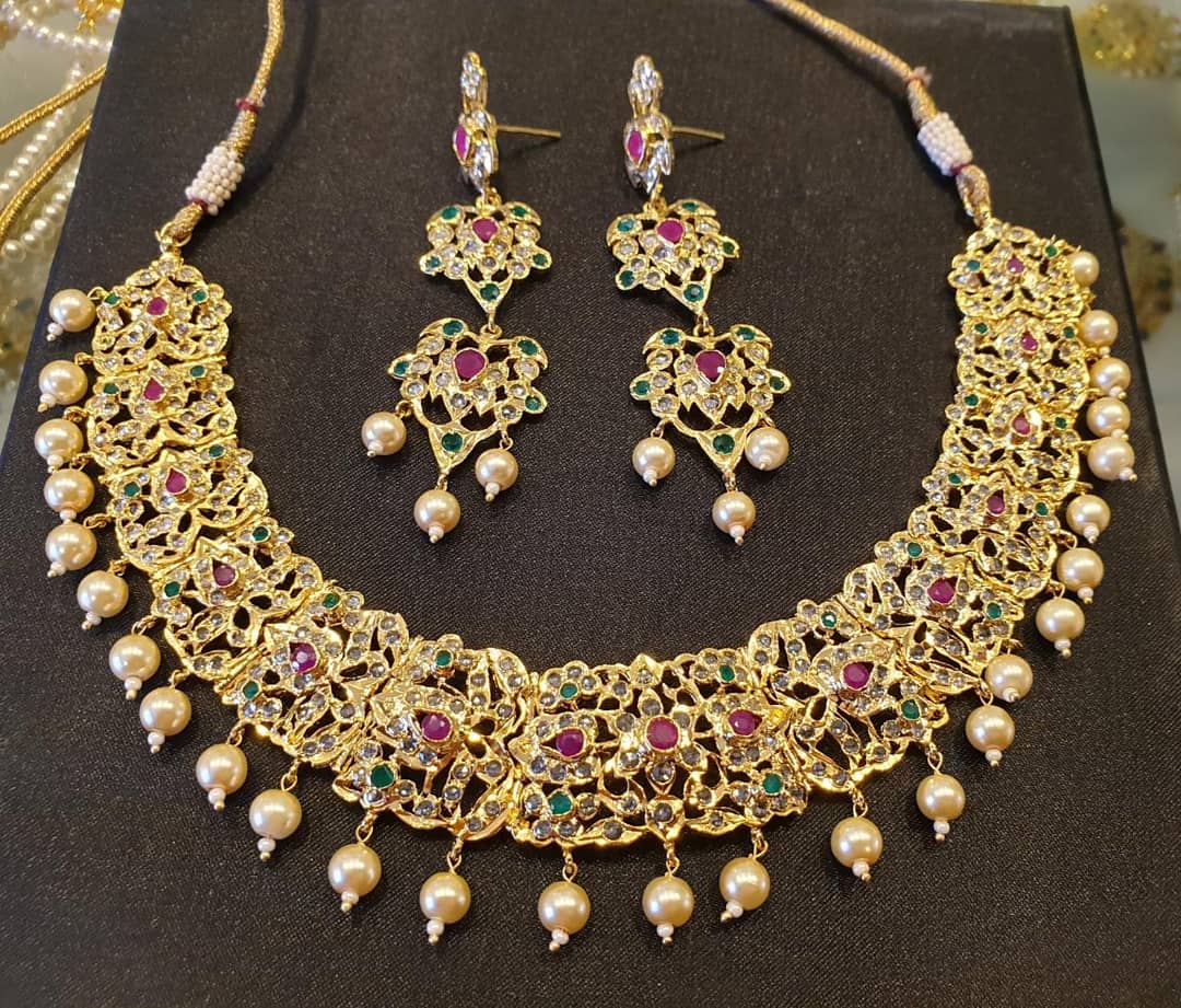Jashnboutique's tweet photo. Checkout our collection here:

https://t.co/y63xI4hQaR

Now available at #jashnboutique For order/price please DM or what's app on 07914934682.

UK delivery free. We ship worldwide.

#Indianjewellery #pakistanijewellery #Hyderabadijewelry #nizamjewellery #DesiLook 
#Indianbride https://t.co/a2XRIiDXM5