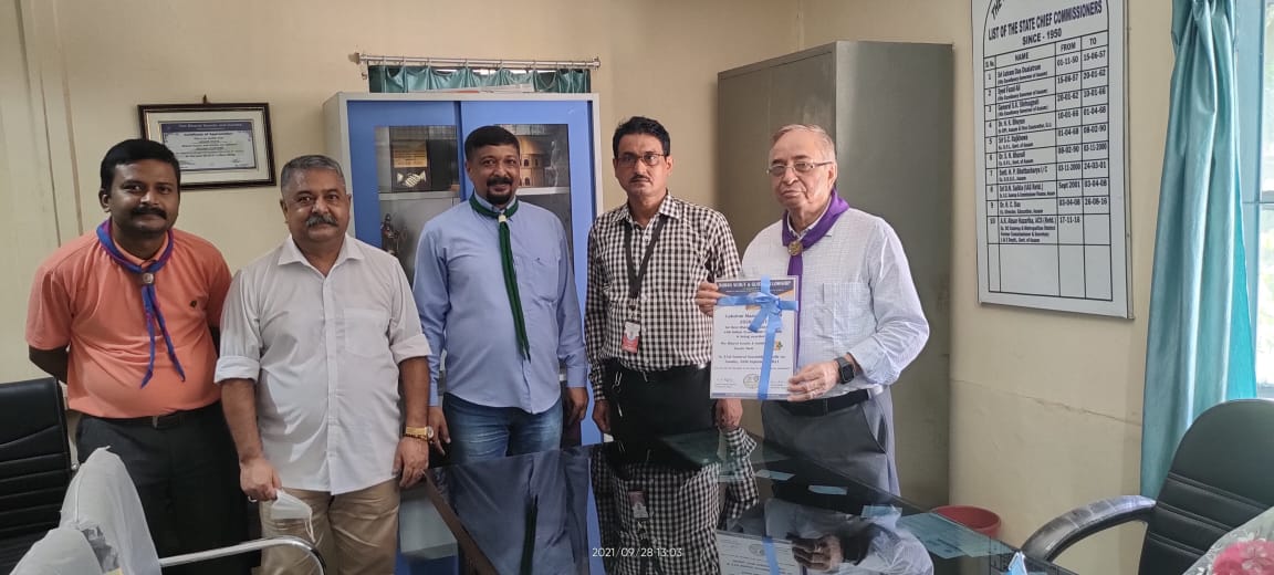 BSG_ASSAM's tweet photo. Certificate of Lakshmi Mazumdar Award 2020-2021, awarded to Bharat Scouts and Guides Assam as the Best BSG state coordinating with Indian Scout and Guide Fellowship at the 31st General Assembly of Indian Scout and Guide Fellowship was presented to the State Chief Commissioner. https://t.co/kGn9rn341W