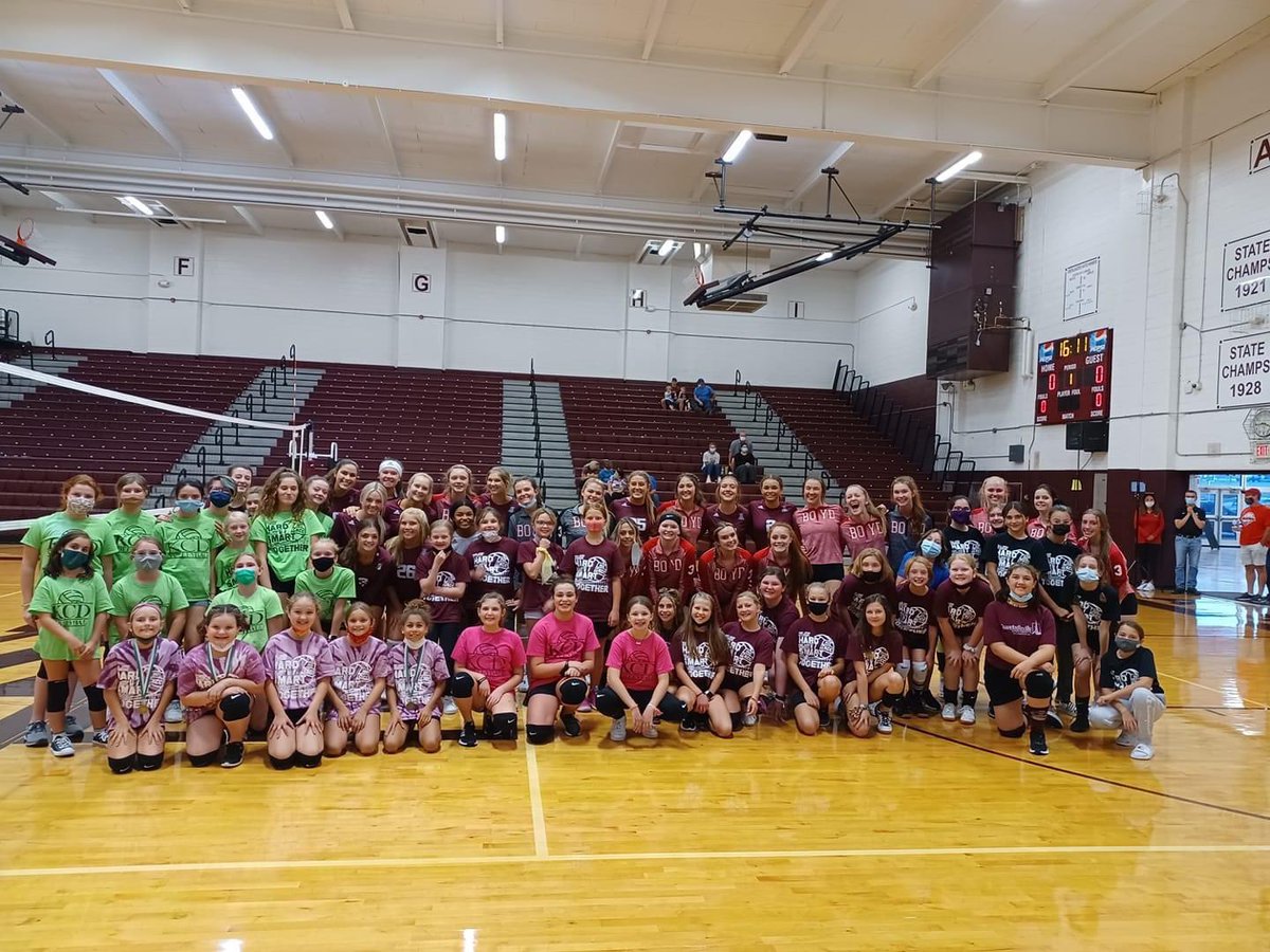 Youth volleyball night was a success! Thanks Ashland Volleycats &amp; BC for being top notch role models for these youth athletes! 🐾🏐