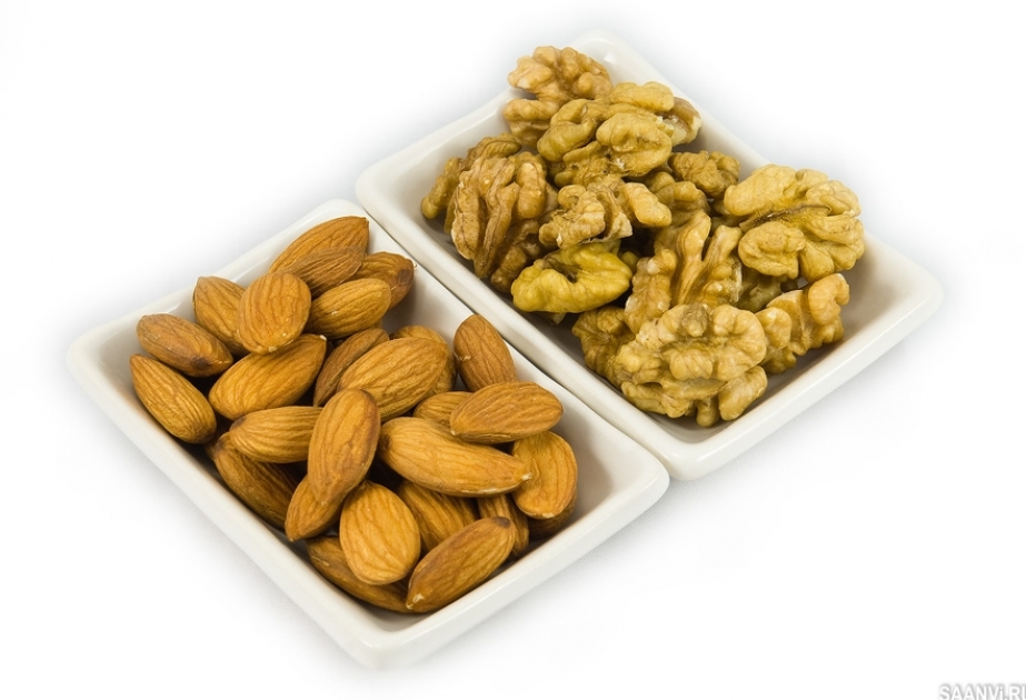 Что полезнее миндаль или грецкий орех. Миндаль фундук арахис. Что полезнее миндаль или грецкий орех. Самые полезные орехи. Чем полезен грецкий орех.