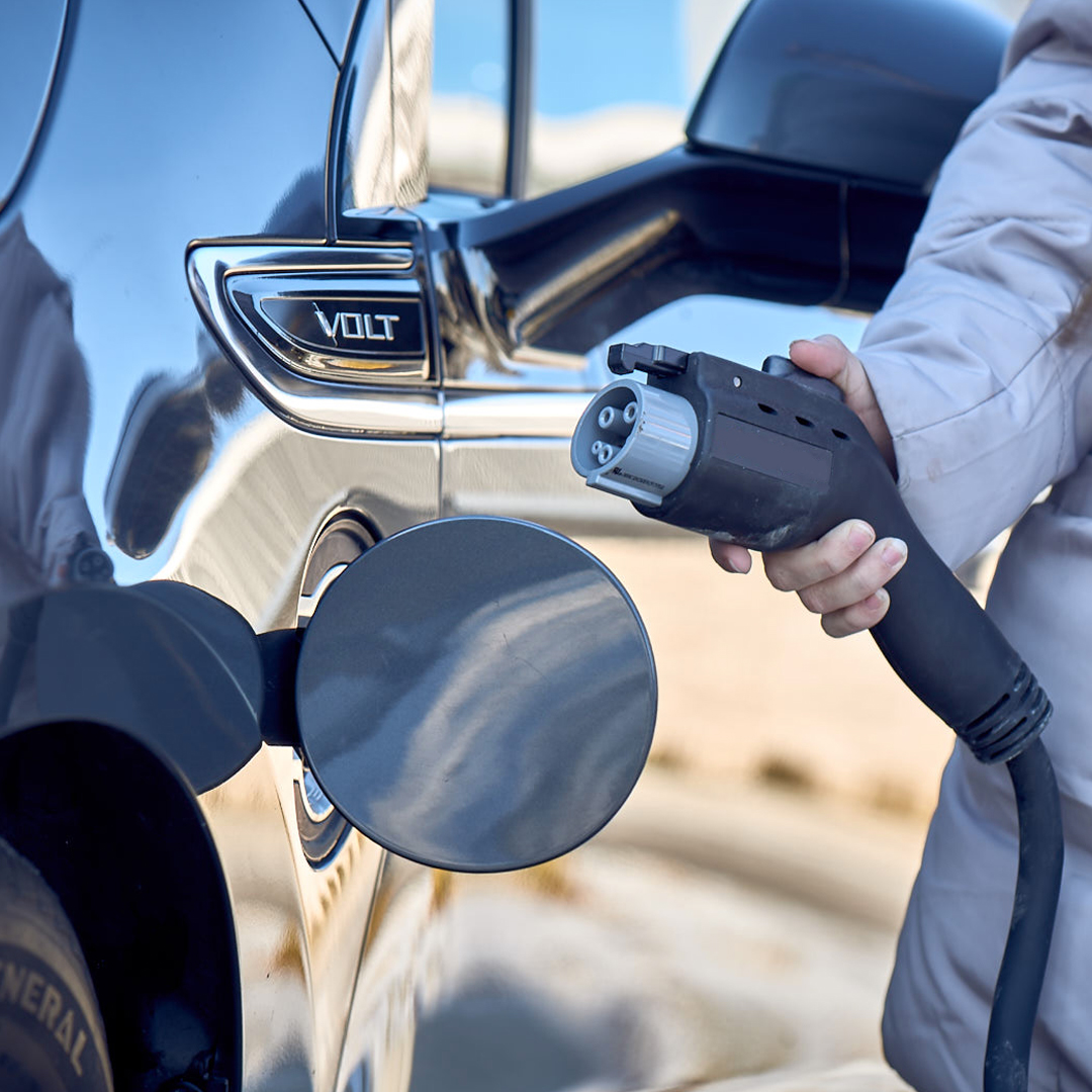 ConsumersEnergy's tweet photo. The fight against climate change has driven us to make bold moves to an electric vehicle future. We’ve helped fund over 1,000 EV chargers for homes, businesses & public spaces through #PowerMIDrive. We won’t stop there. https://t.co/49EtJ5gmb9 #NDEW2021 #DriveElectric https://t.co/kPHMH0DaJP