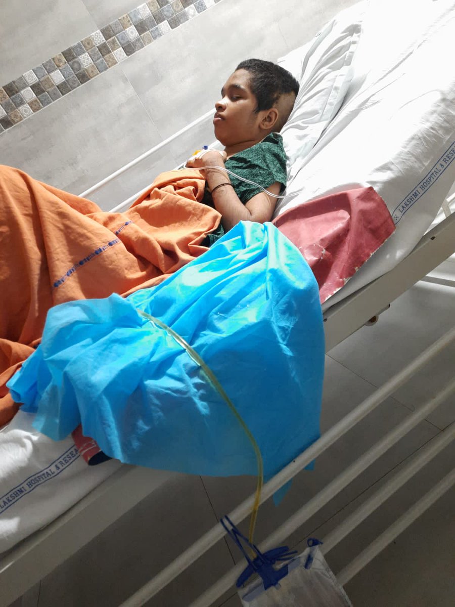 Mdfaraz_'s tweet photo. Hello @KTRTRS sir, Kindly help!

Tasneem D/o Md Ali age 20 years is suffering from brain tumor(Hydrocephalus) &amp; need treatment costing about 1 lakh daily, her parents unable to pay for her treatment anymore. She is treated in Lakhmi neuro hospital, hyderguda.

Phone : 78938 51553 https://t.co/MggCnaQ6Iv