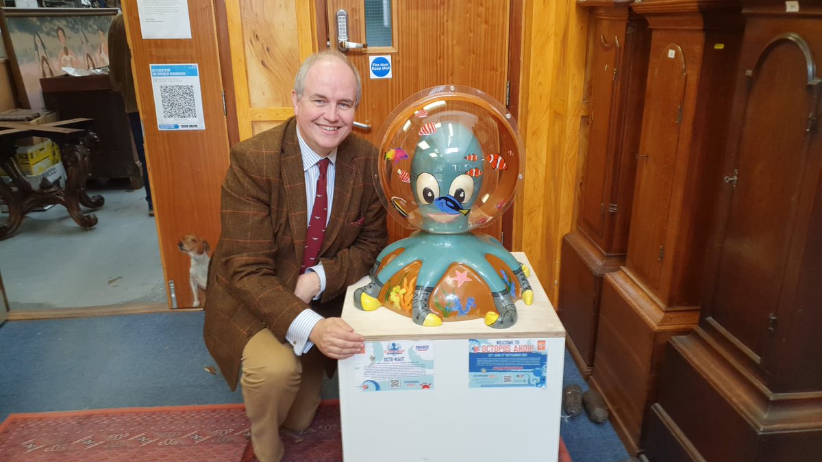 'Octo-naut' has landed safely at its new home with @ReemanDansie – seems like James Grinter has already become well acquainted with the new addition to the team!

#octopusahoy #auctioneers #charityauction #sculpture #octopus #octopusart #sculptureart #auction #essex