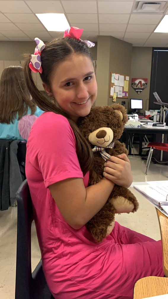 EllisonGrace_'s tweet photo. Why am I smiling like that?? #bob21 #vehs @VictoriaISD https://t.co/gmjE1xgF9e