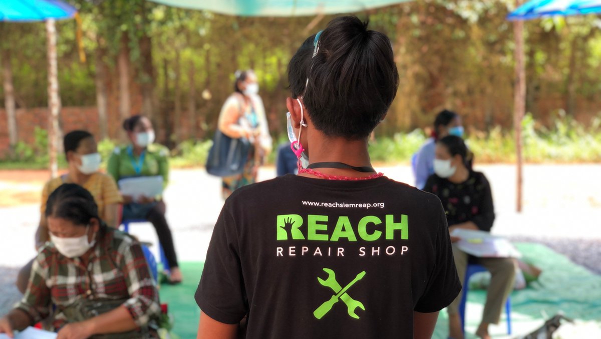 ReachSiemReap's tweet photo. Having repaired 20 donated bicycles, we want to begin distributing the bikes to the local community, beginning with those in the most urgent need. Before the lockdown, our youths presented this initiative to our families at our last distribution. 🚲

#bicycledistribution https://t.co/flGC76gte3