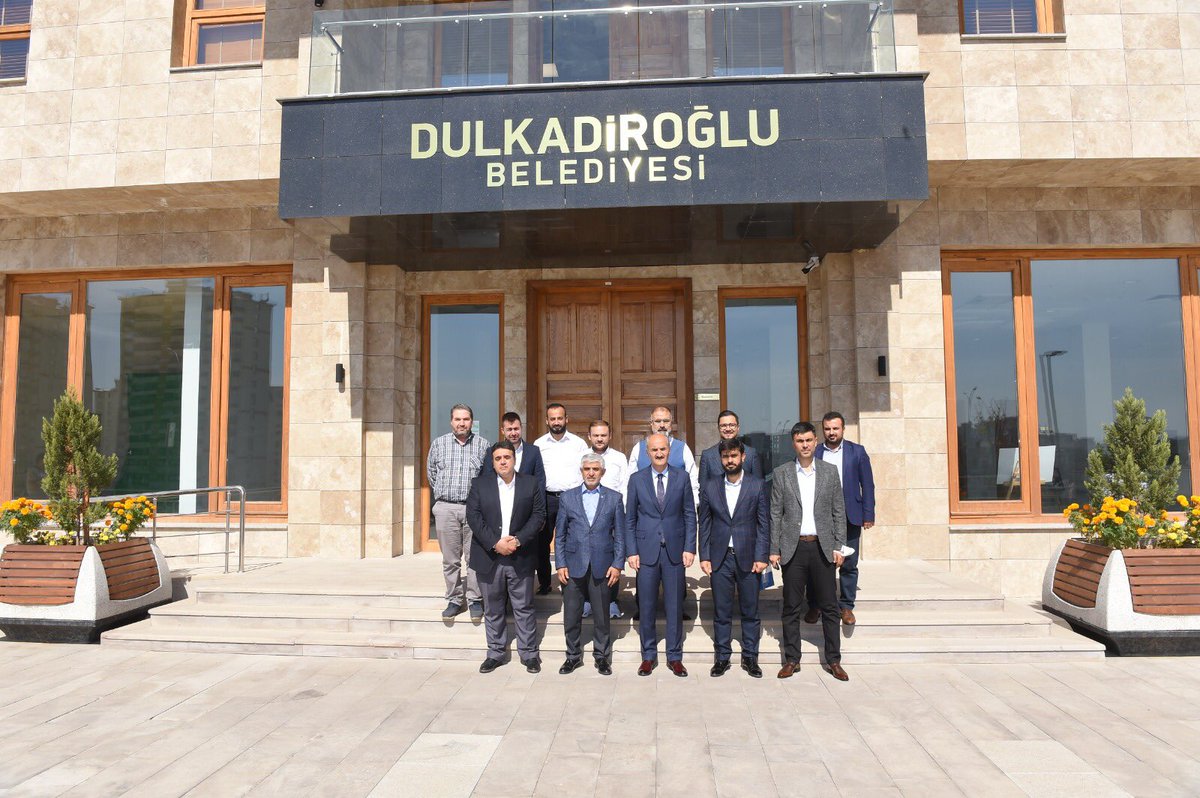 Yeni Dünya Vakfı Genel Başkanımız Mahmut GÖKSU, Kahramanmaraş Şube Başkanımız Ahmet Asım DEMİRDÖĞEN ve yönetim kurulu üyelerimiz, Dulkadiroğlu Belediye Başkanı Necati OKAY’ı ziyaret ederek vakıf çalışmalarımız hakkında istişarede bulundular.