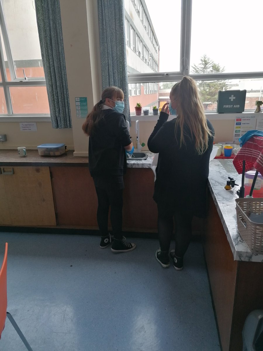 haven_ac's tweet photo. Our lovely s1 pupils being responsible and valuing our room 😊 you wash, I'll dry! https://t.co/gZAJpEXmGa