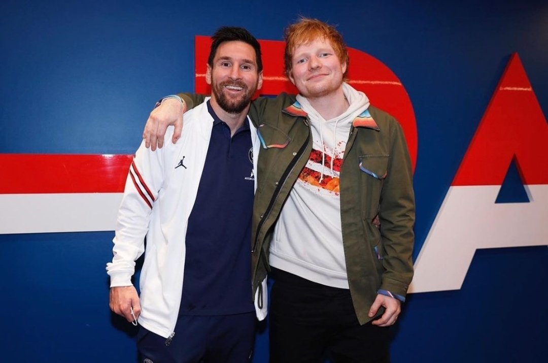 Messismo10's tweet photo. Messi con el artista Ed Sheeran. 👏🏻 https://t.co/xY3asd4SWJ