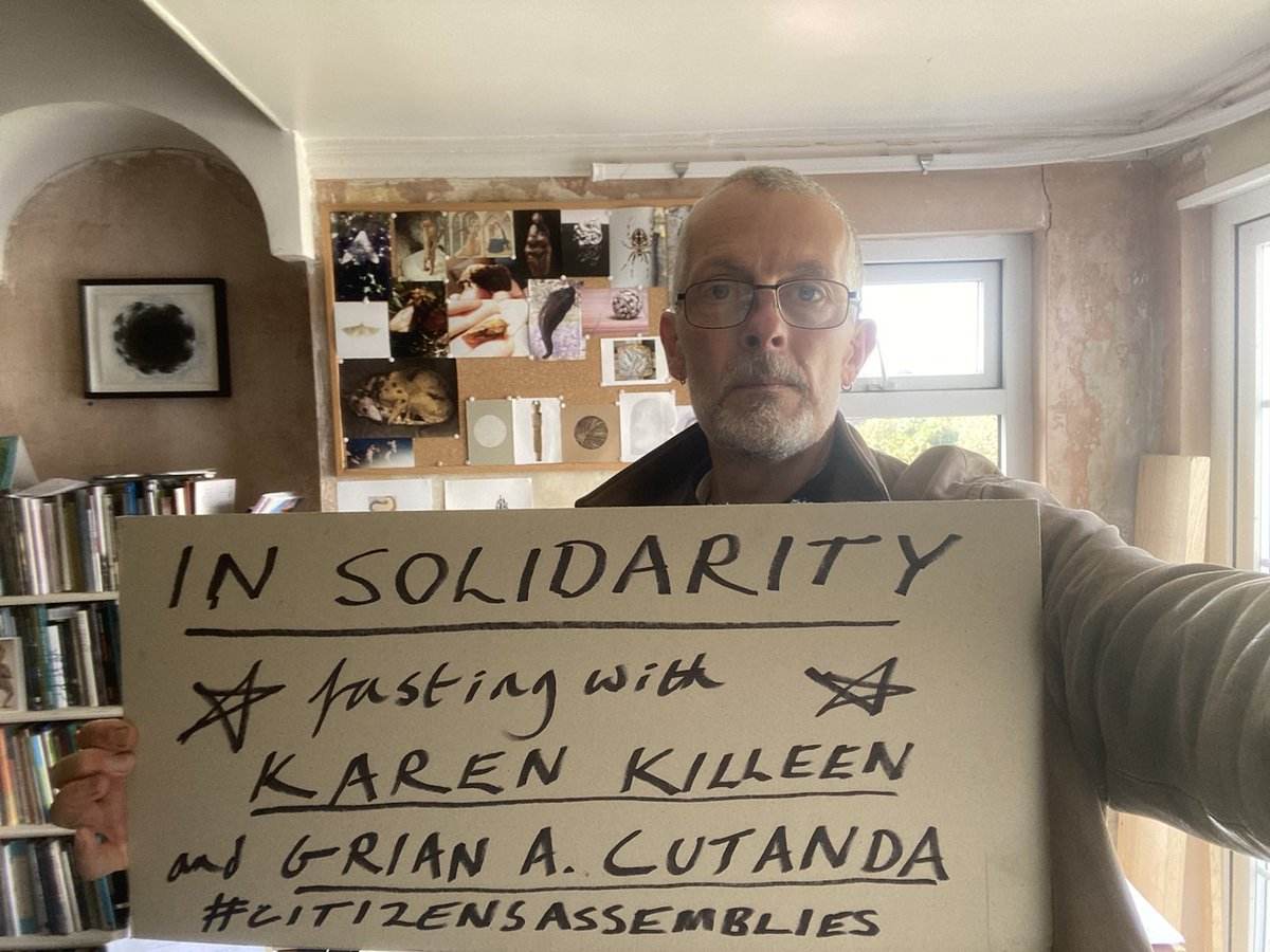 xrpearl1's tweet photo. #SolidarityEarthFast 
#HuelgadeHambreporelClima 
@earth_fast
@esxrebellion 
@mitecogob 
@TeresaRibera https://t.co/NogArXI0pu