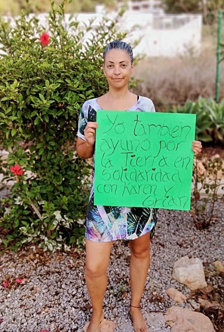 xrpearl1's tweet photo. #SolidarityEarthFast 
#HuelgadeHambreporelClima 
@earth_fast
@esxrebellion 
@mitecogob 
@TeresaRibera https://t.co/DgZSugygOr