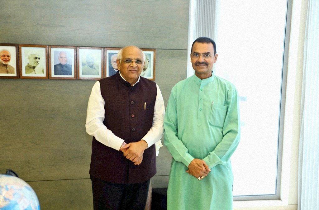 AnavadiyaDinesh's tweet photo. આજરોજ આપણા ગુજરાતના માનનીય મુખ્યમંત્રી શ્રી @Bhupendrapbjp સાહેબ સાથે શુભેચ્છા મુલાકાત કરી... https://t.co/s3bnIM3aM0