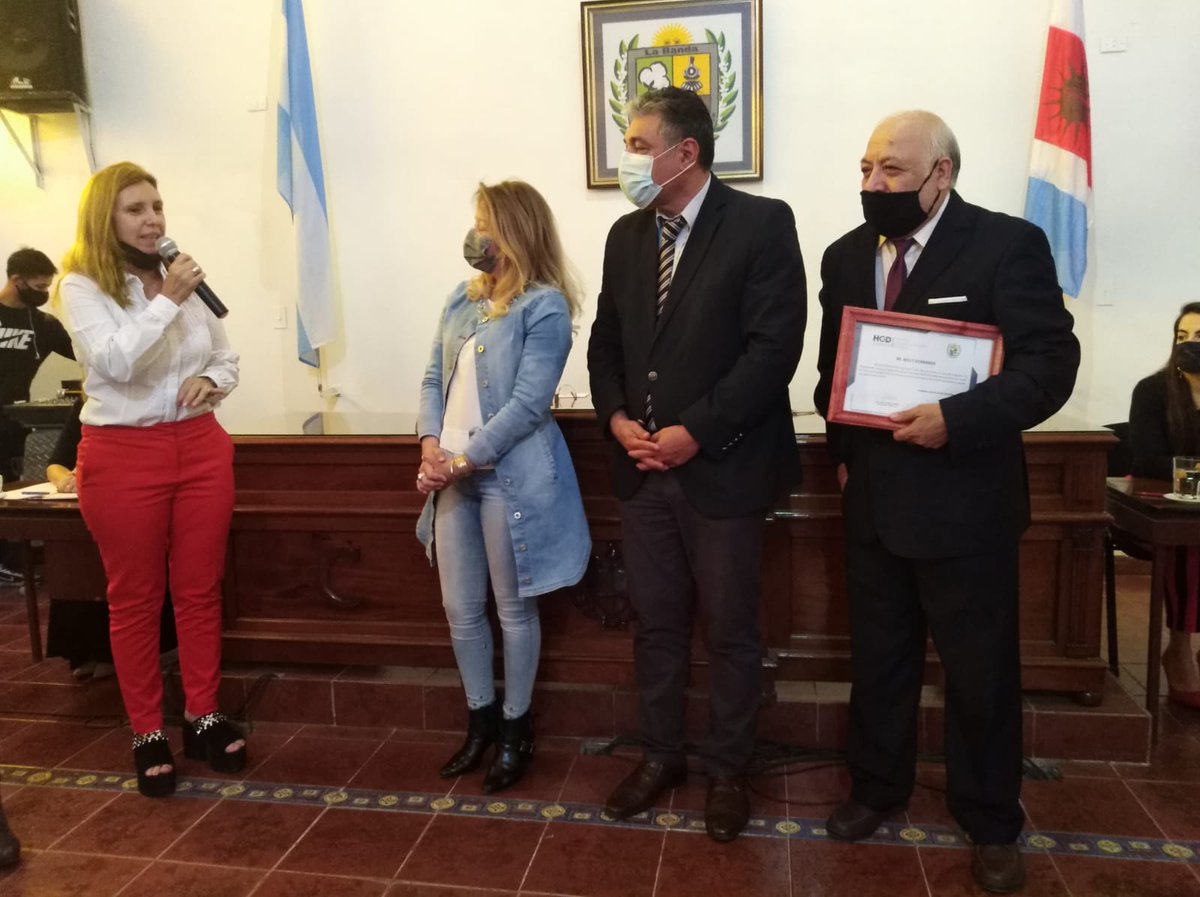 LaBandaHcd's tweet photo. En la Sesión de ayer declaramos de Interés Municipal, Legislativo, Social y Cultural los 15 años de transmisión en vivo del Programa “Musicalísimo” por Radio Panorama. 
Con la presencia de sus conductores Willy Ocaranza y Maria Laura Rojas.

#HcdLaBanda 
#Musicalisimo https://t.co/RMTIDszTVY