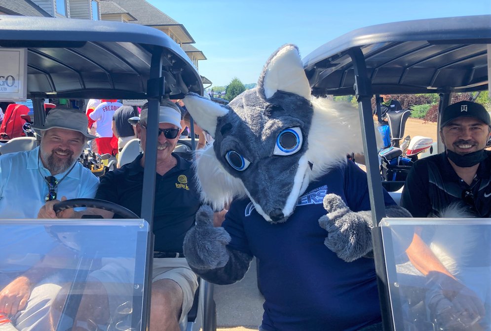 OculusInc's tweet photo. This past Monday, members of our Oculus Team attended the 10th Annual @STLCC Tee for Tuition Golf Tournament! 

Featuring Archie the Mascot!

#oculusinc #golftournament #stlcc https://t.co/X1g3kQIYQU