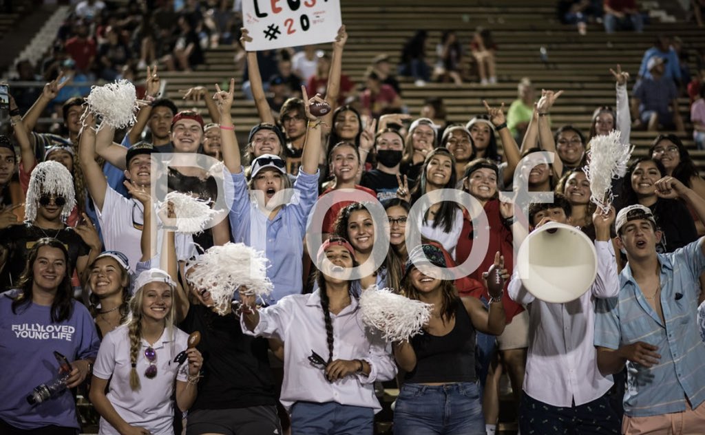 Brooke74383263's tweet photo. ready for the student section to be LOUD this friday! @VictoriaISD #bob21 #vehs https://t.co/6X31WNNLB9