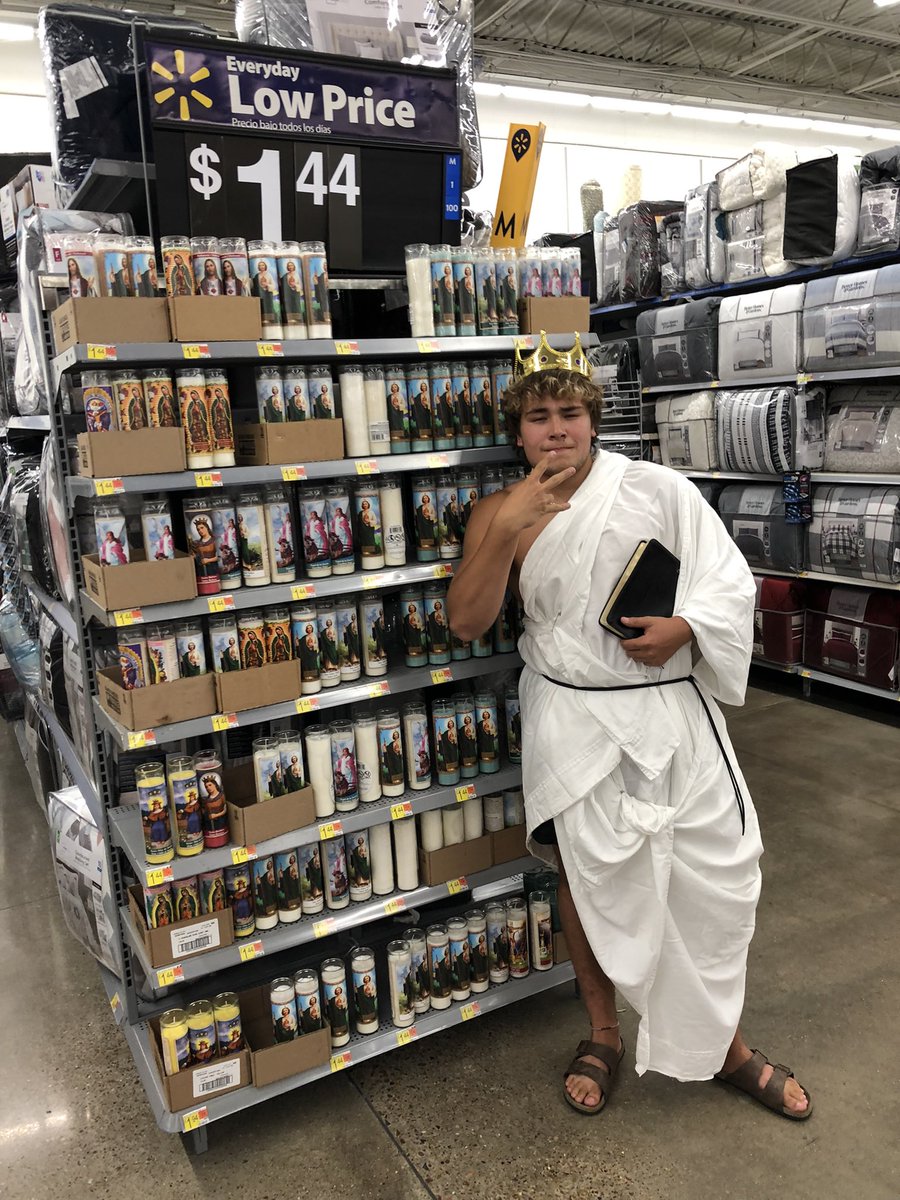 rainey_branton's tweet photo. Jesus himself is here to support west #vwhs #bob21 @VictoriaISD https://t.co/NWr3CII4pr