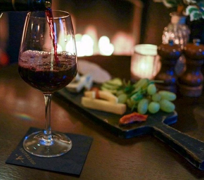 Faithlegghouse's tweet image. Cozy fires and sumptuous food &amp;amp; drink🍷🔥

#faithleggwinterwarmer #faithleggdrawsyouin #winterdining #winter #faithlegg #gourmetgetaway #waterford #foodie