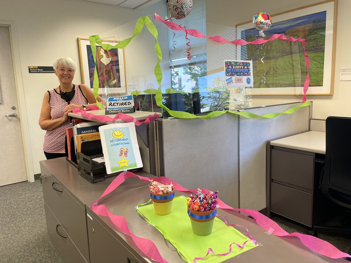 GVSchoolofCOM's tweet image. 🎉Happy Deb Day!🎉

Today, the SoC celebrates "Deb Day" in honor of our extraordinary academic department coordinator. Deb Barko has been with the SoC at @GVSU for 30 years! We thank you, Deb, for your many years of service and wish you all the best as you begin your retirement!