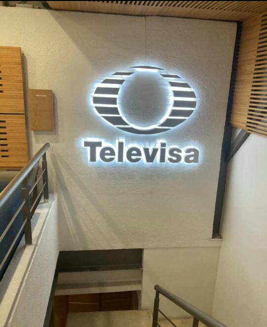 AbogadosCur's tweet photo. Comenzamos el día de hoy #Miercoles en @Televisa #Queretaro 👌🏻⚖️ #losabogadosdelasestrellas #AbogadosCUR https://t.co/9UR0lEQJw8