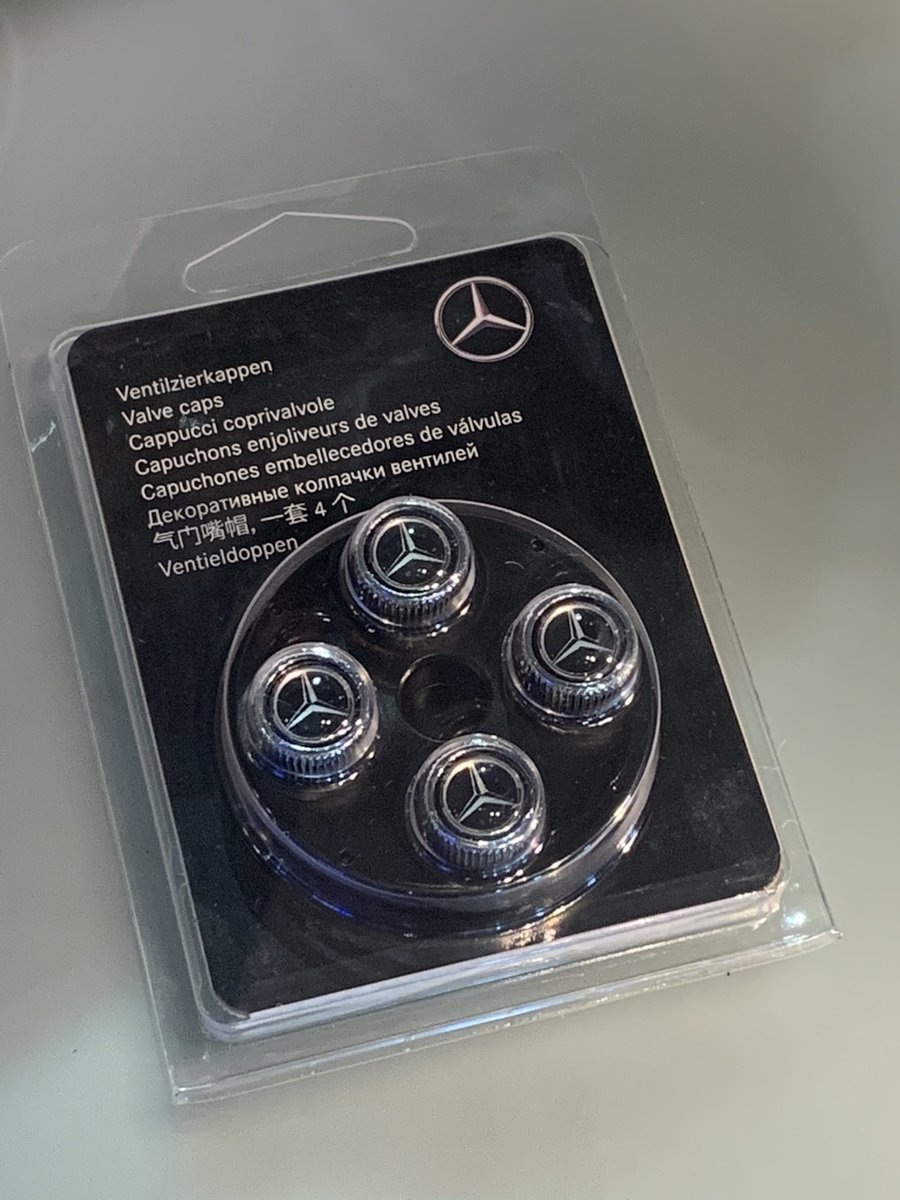 MariekevanA's tweet photo. Voor de volgende courtesy car van de @BNRpetrolheads! #originalteile https://t.co/KYFe9nPGco
