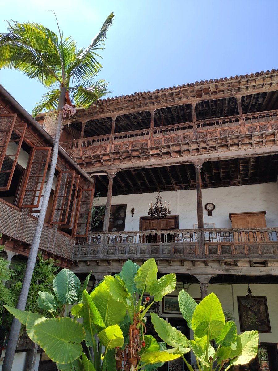 La Casa de Los Balcones tweet media