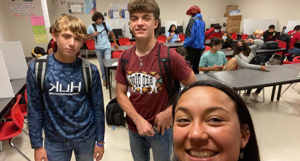 jaydn57568499's tweet image. FanBoy and ChumChum @VictoriaISD #BOB21 #VWHS