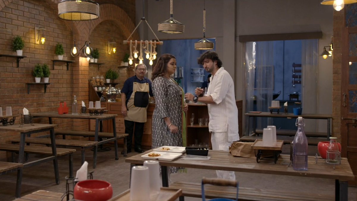ParodyofSid's tweet photo. @ParodyMrsBatra - is bete ko mummy ji ke sath vo kamal kakdi last baar khani hai. Ek last baar please.🥺😟❤️

#ZiddiDilMaaneNa https://t.co/7840PTYVYo