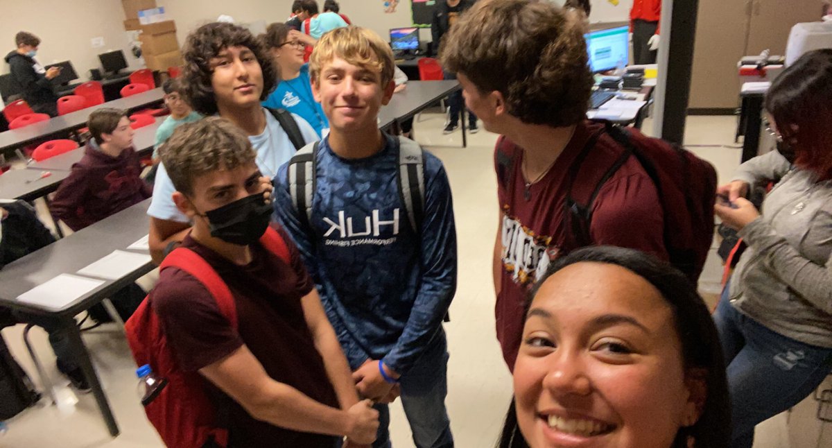 jaydn57568499's tweet photo. @VictoriaISD #BOB21 #VWHS https://t.co/1c5R9SWPBA