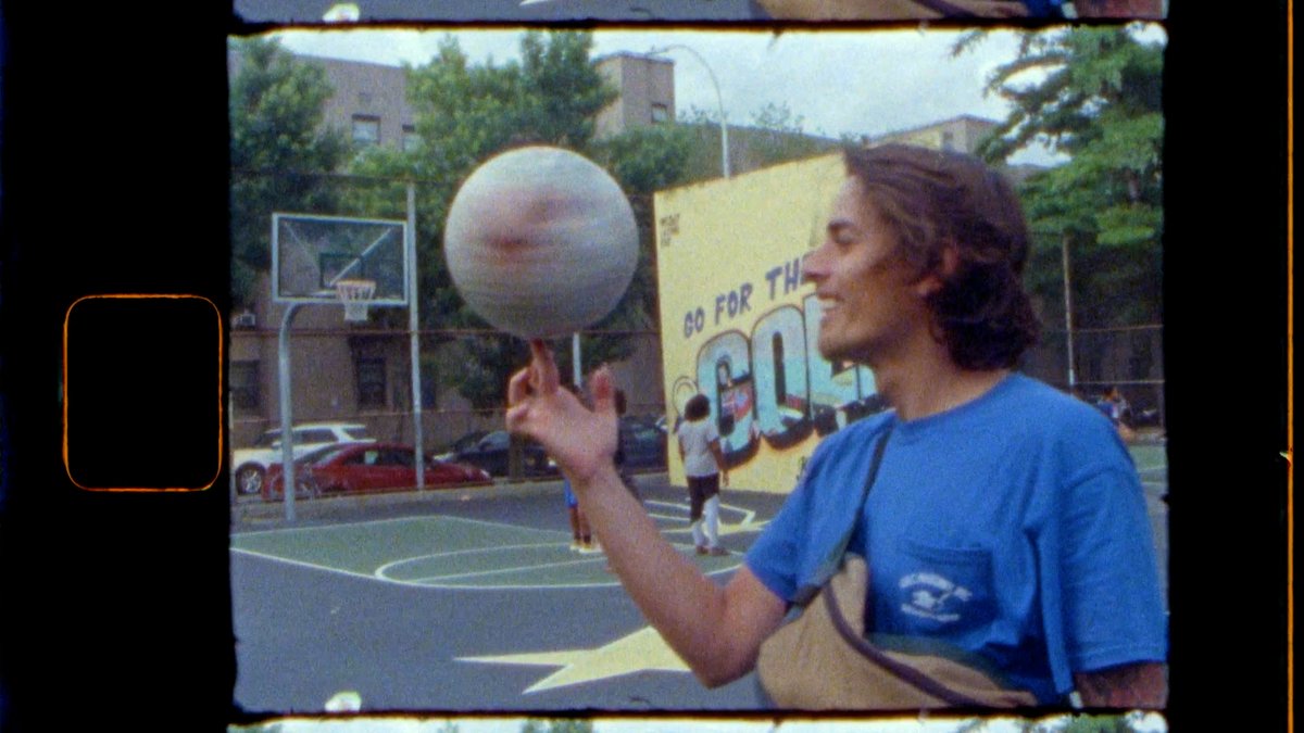 Jordan_Presley's tweet photo. I finally got to shoot super 8mm footage - in NYC!! That means I can officially call myself a filmmaker, right...??

Filmmaker or not, I'm super stoked to share this footy-inspired video we made during a weekend in the Big Apple. Check it below👇:]

https://t.co/oOcsSDIpdW https://t.co/zxhKML1TPg