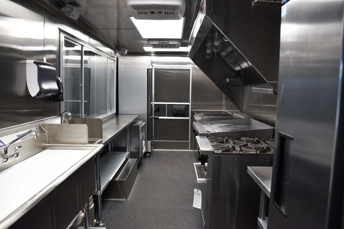 New stainless steel looks so good!😍 Only the best quality materials go into our units. 

#mobilebusiness #foodtrucks #mobilemerchandising #mobilemarketing #foodtruck #customdesign #smallbusiness #foodtruckfriday
