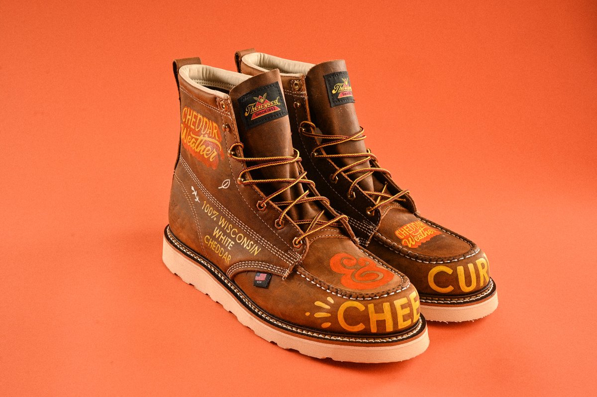 awrestaurants's tweet photo. What's your favorite item from the #CheddarWeather collection? Shop limited-edition apparel & accessories now at https://t.co/5ZFPIZBNT1. 🧀 https://t.co/BDPs0ParSj