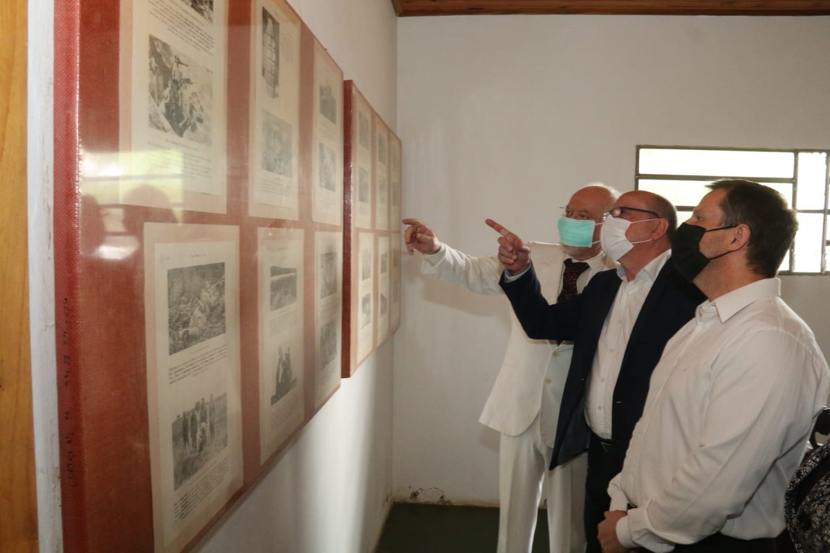 PoderJudicialPY's tweet photo. 🔴El presidente de la CSJ, doctor César Diésel, y los ministros Alberto Martínez Simón y César Garay Zucolillo, quién es superintendente de la Circunscripción Judicial de Boquerón, participaron del acto en conmemoración al 89° aniversario de la Victoria de la Batalla de Boquerón. https://t.co/YbTelYSG29